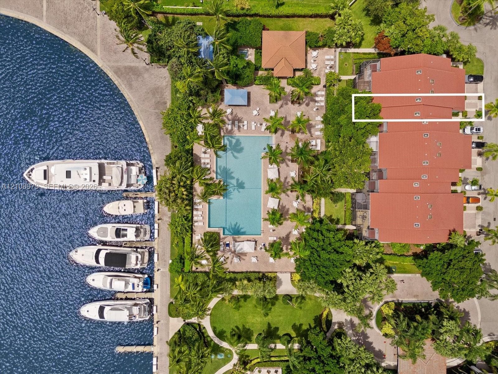 3602 Yacht Club Dr 405 photo 1