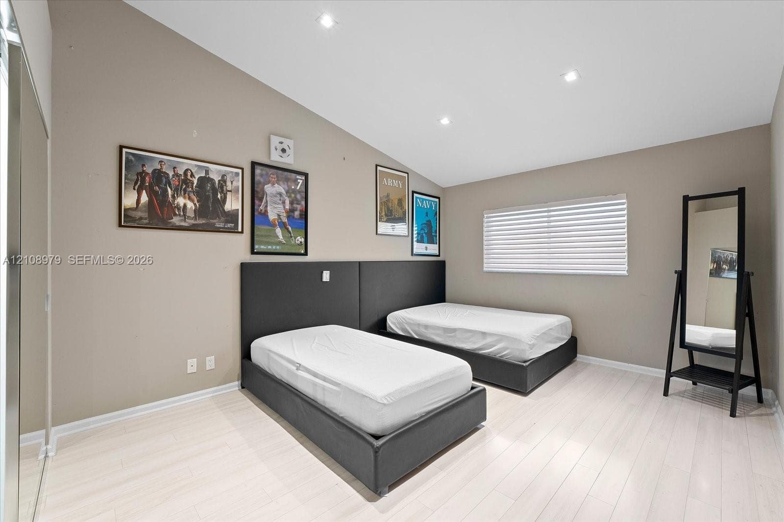 3602 Yacht Club Dr 405 photo 14