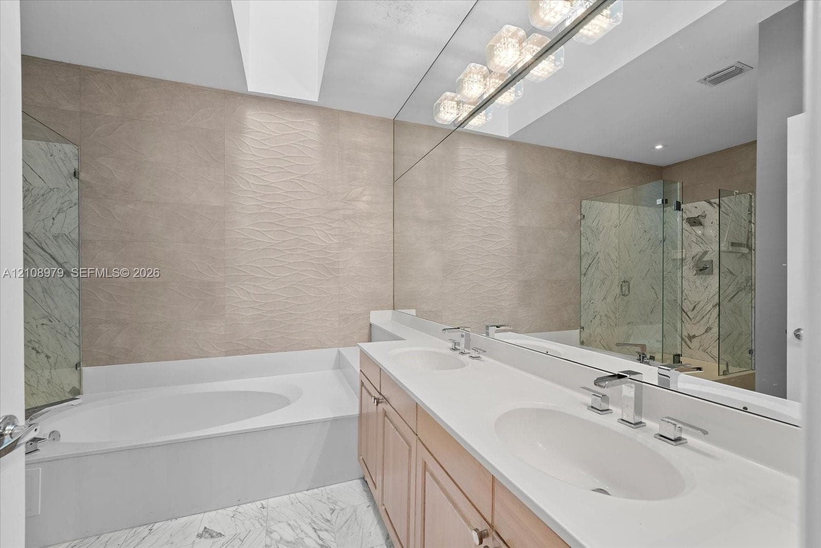 3602 Yacht Club Dr 405 photo 11
