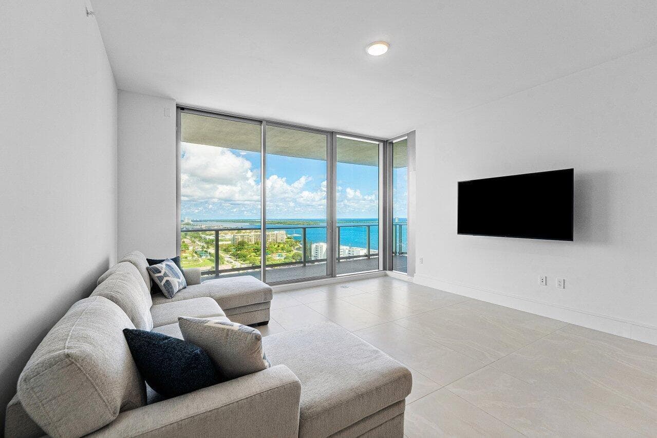 220 Lake Shore Drive 1817 photo 2