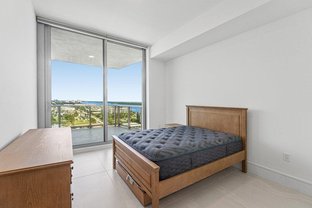 220 Lake Shore Drive 1817 photo 16