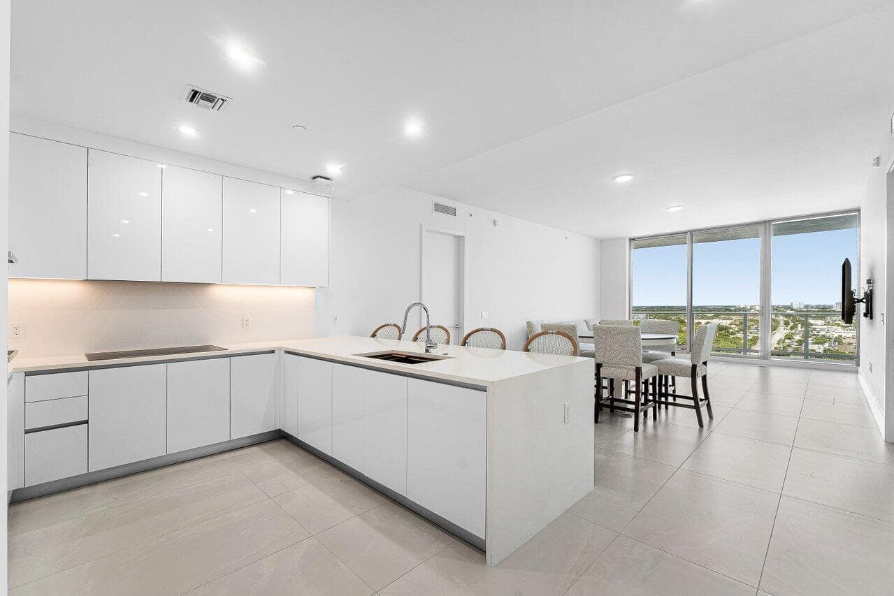 220 Lake Shore Drive 1817 photo 22