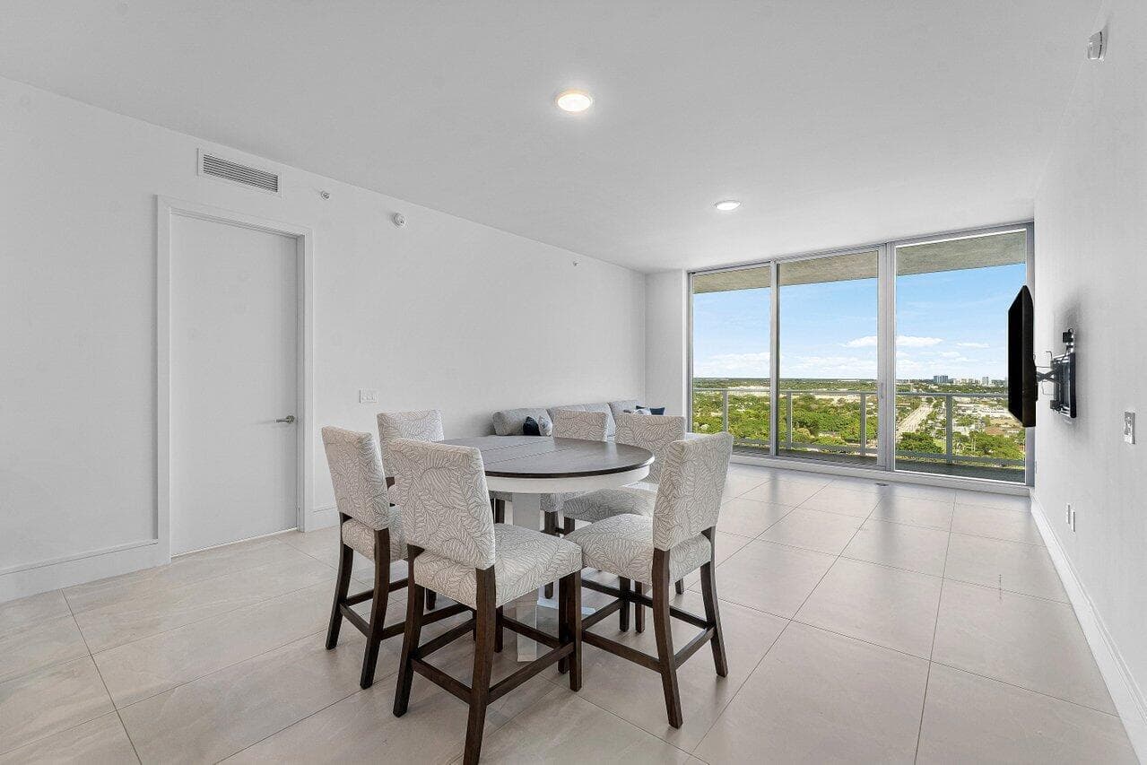 220 Lake Shore Drive 1817 photo 3