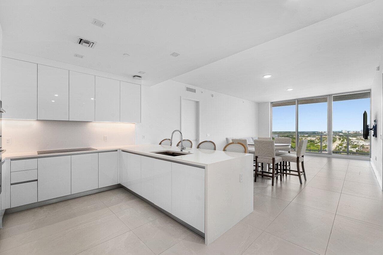 220 Lake Shore Drive 1817 photo 20