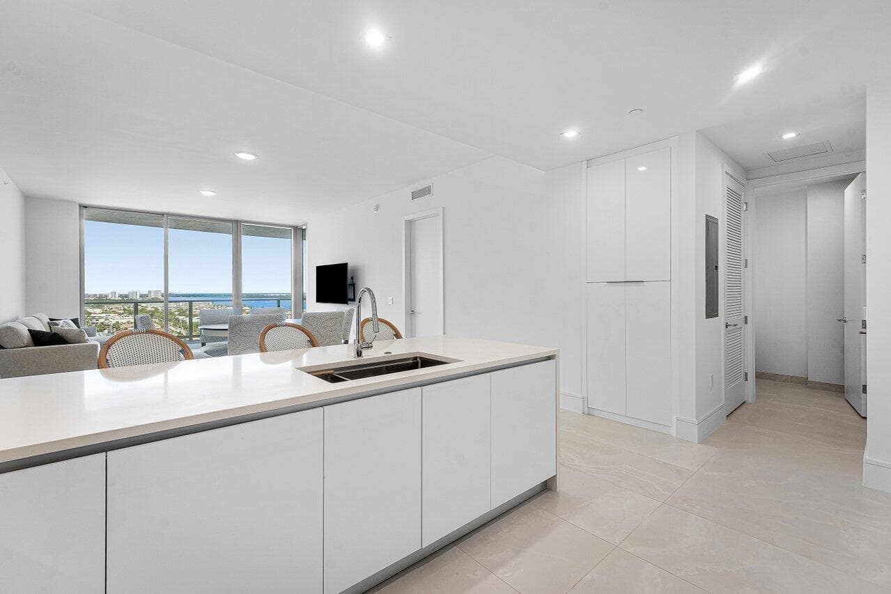 220 Lake Shore Drive 1817 photo 24