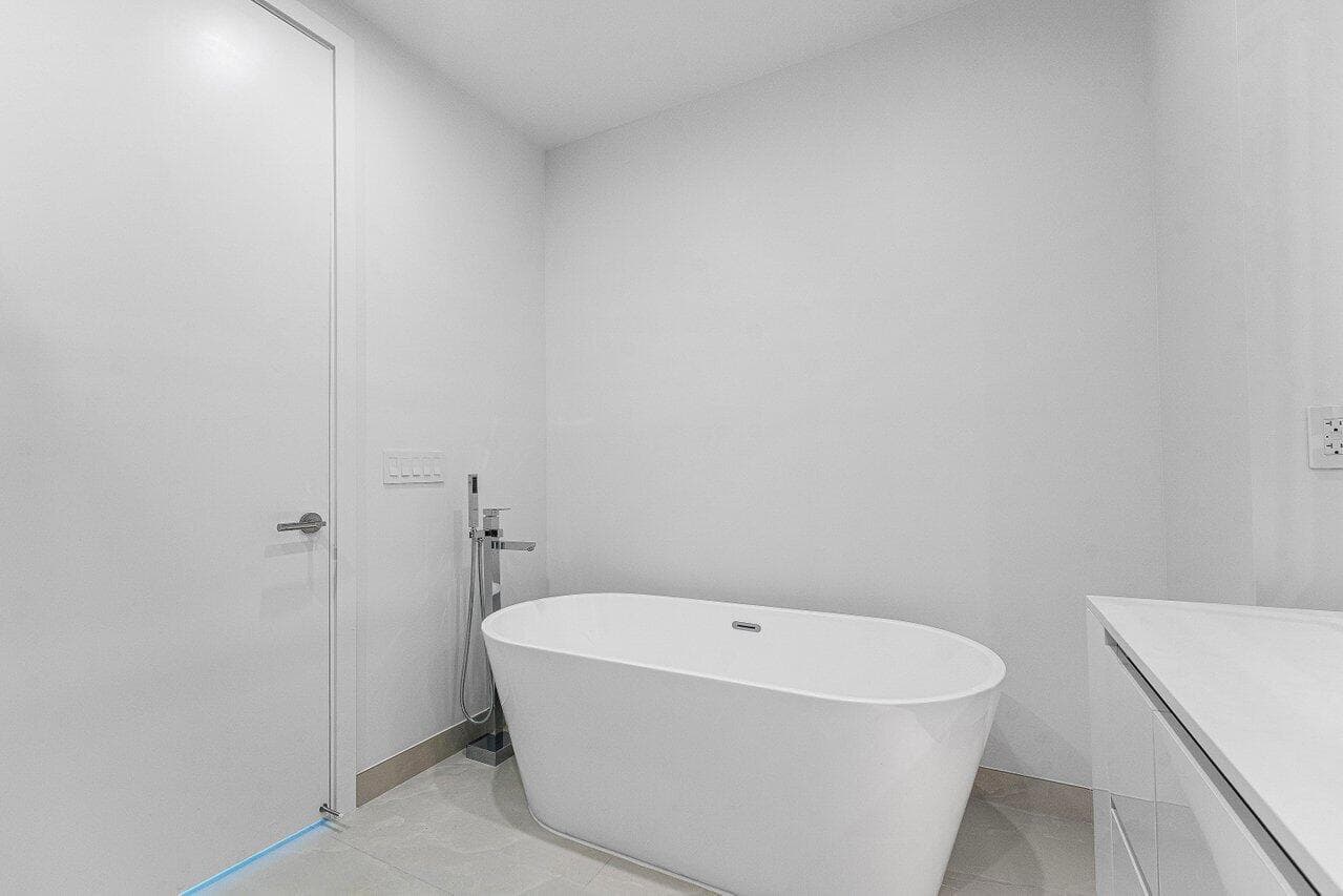 220 Lake Shore Drive 1817 photo 14
