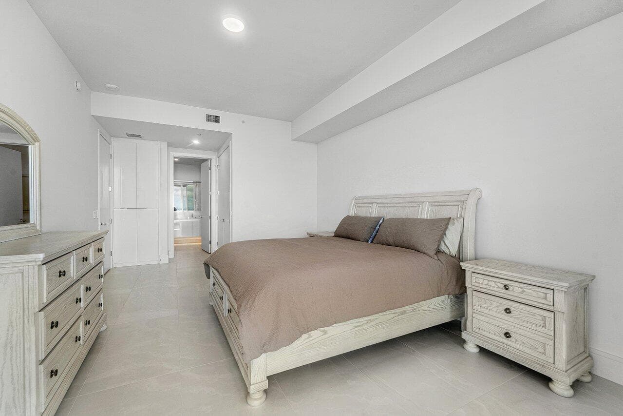 220 Lake Shore Drive 1817 photo 11