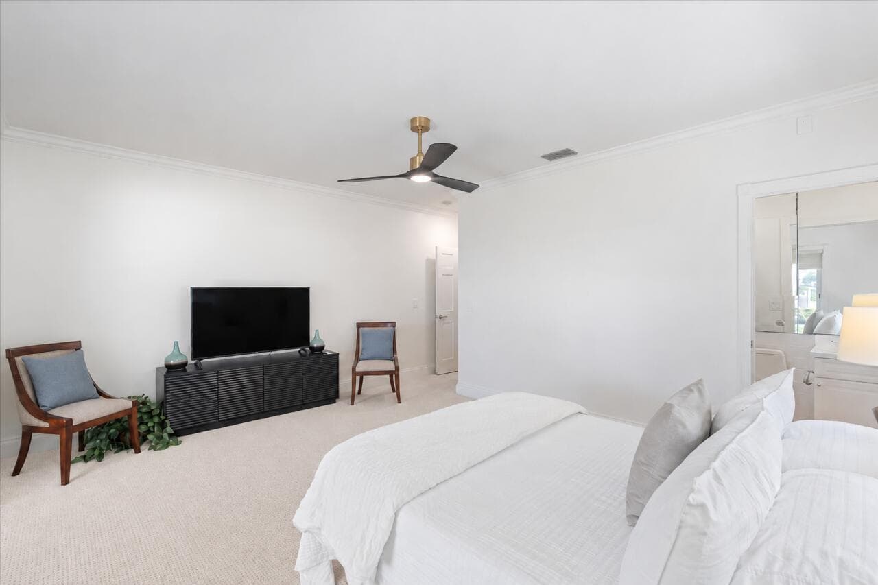 703 Royal Plaza Drive photo 23