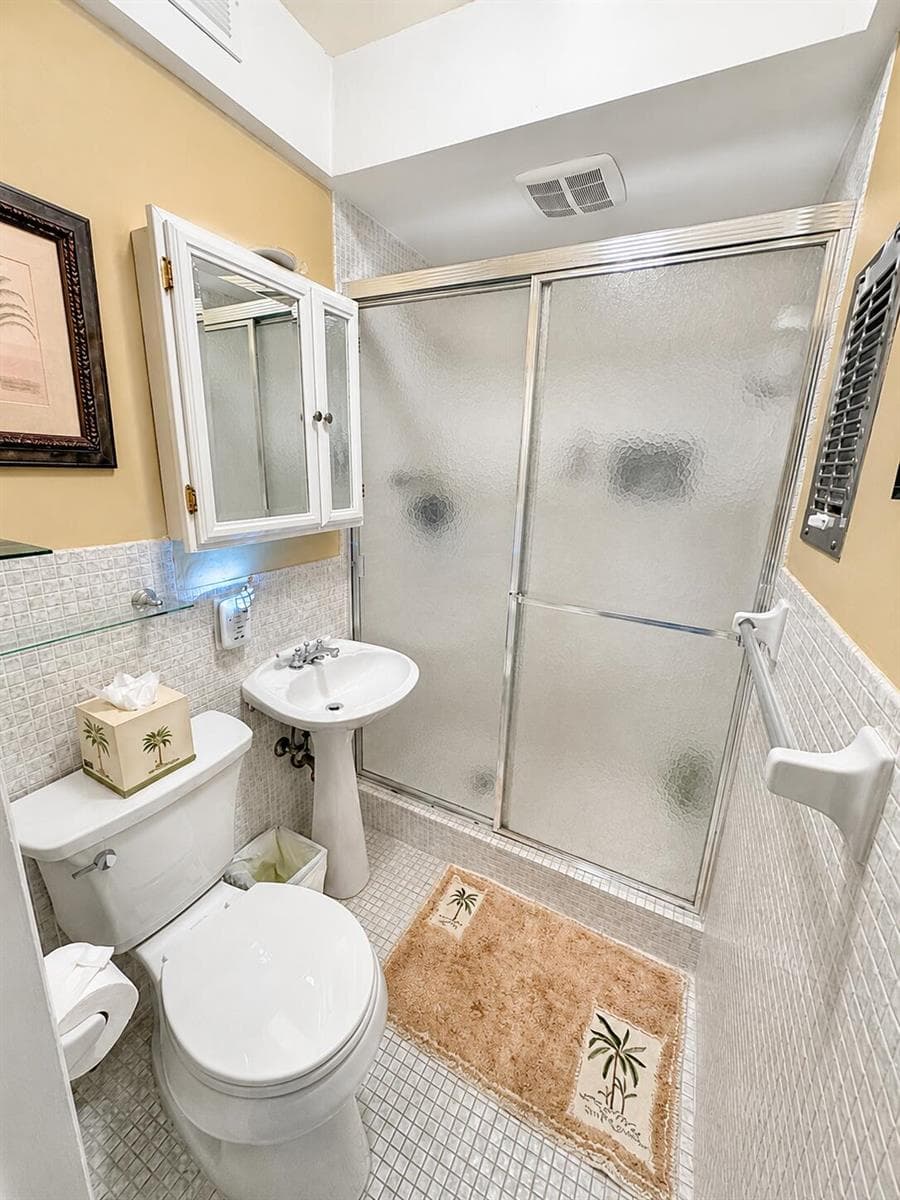 68 YACHT CLUB Drive 22 photo 13