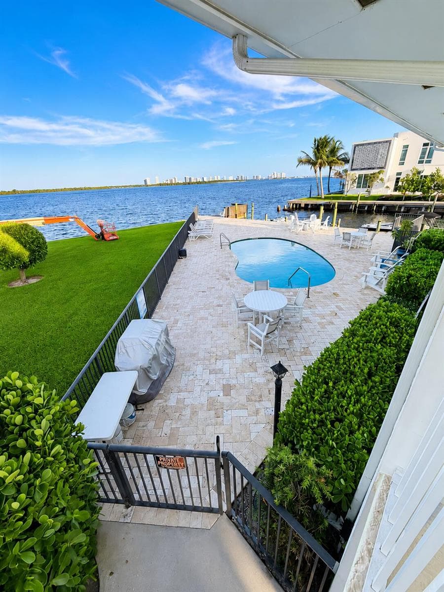 68 YACHT CLUB Drive 22 photo 14