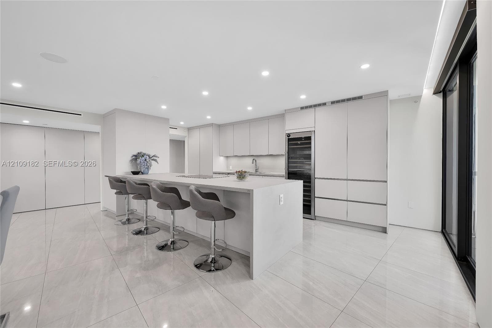 9 Island Ave 714 photo 3