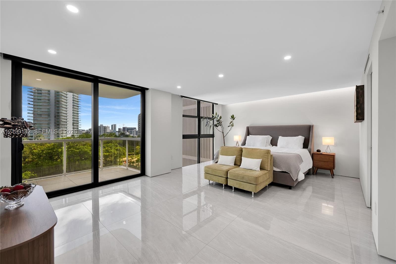 9 Island Ave 714 photo 5