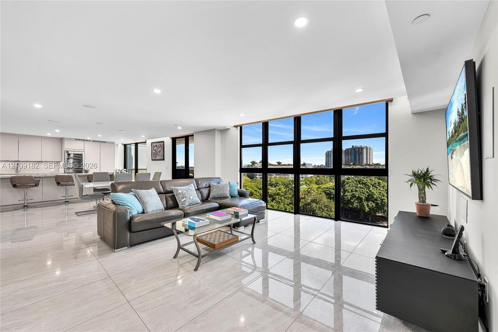 9 Island Ave 714 photo 4