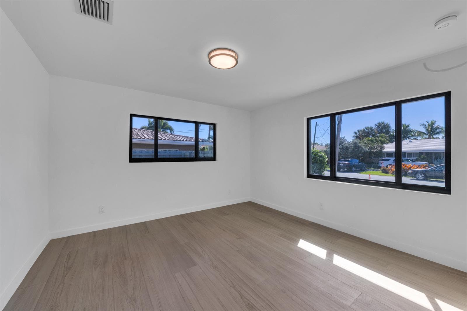 2863 NE 26TH Court photo 17