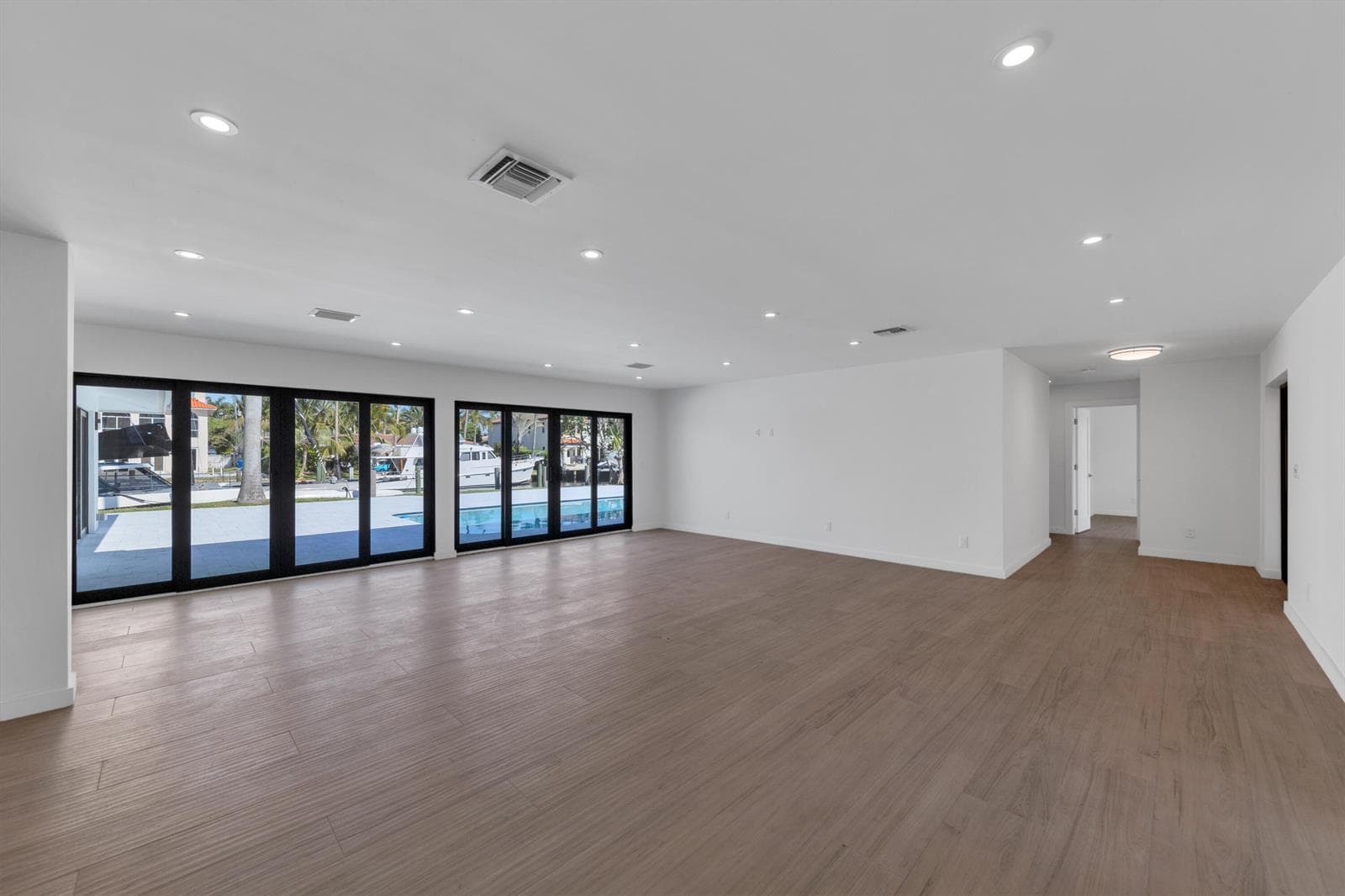 2863 NE 26TH Court photo 19