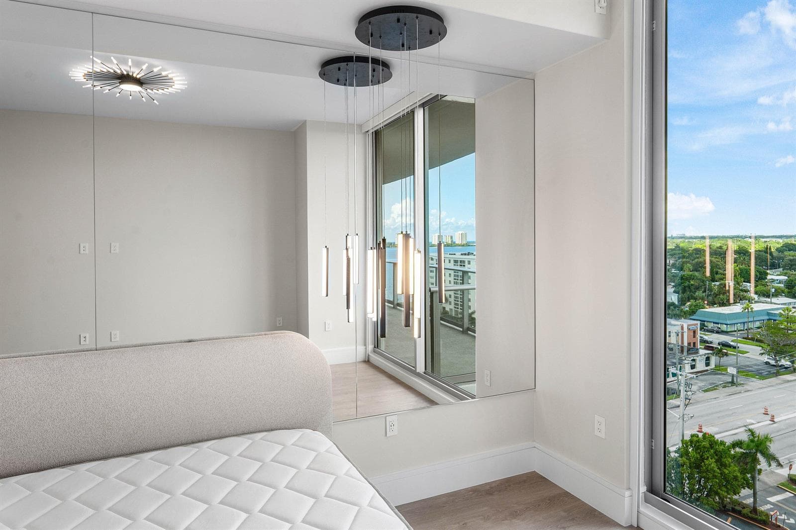 220 Lake Shore Drive 917 photo 20