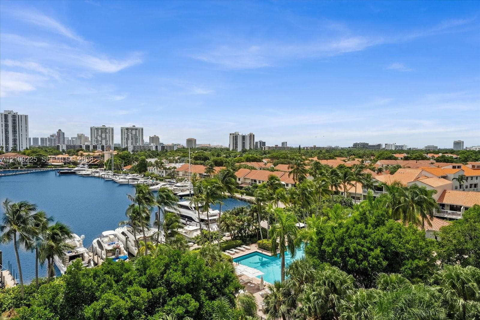 3610 Yacht Club Dr 805 photo 2