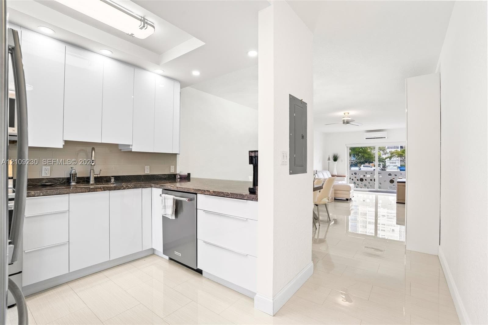 2500 Diana Dr 104 photo 6
