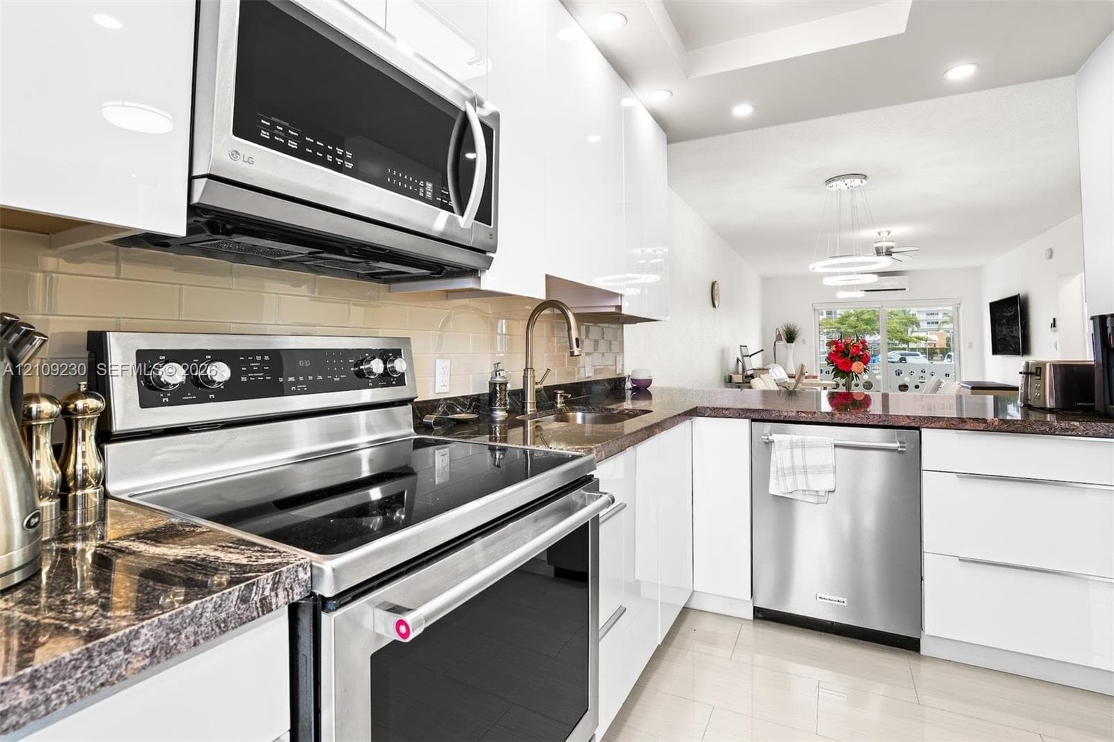 2500 Diana Dr 104 photo 9