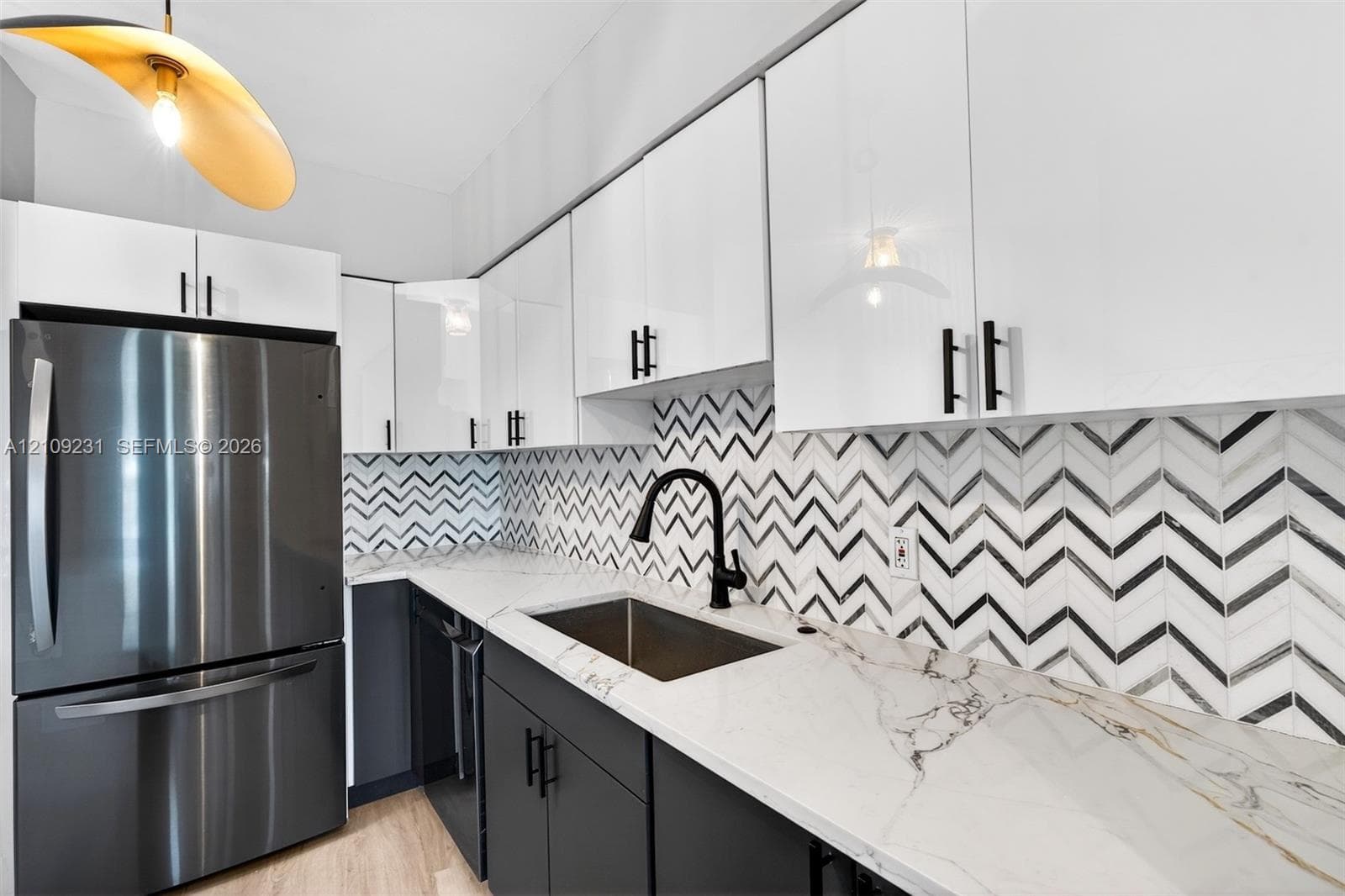 2500 Diana Dr 216 photo 8