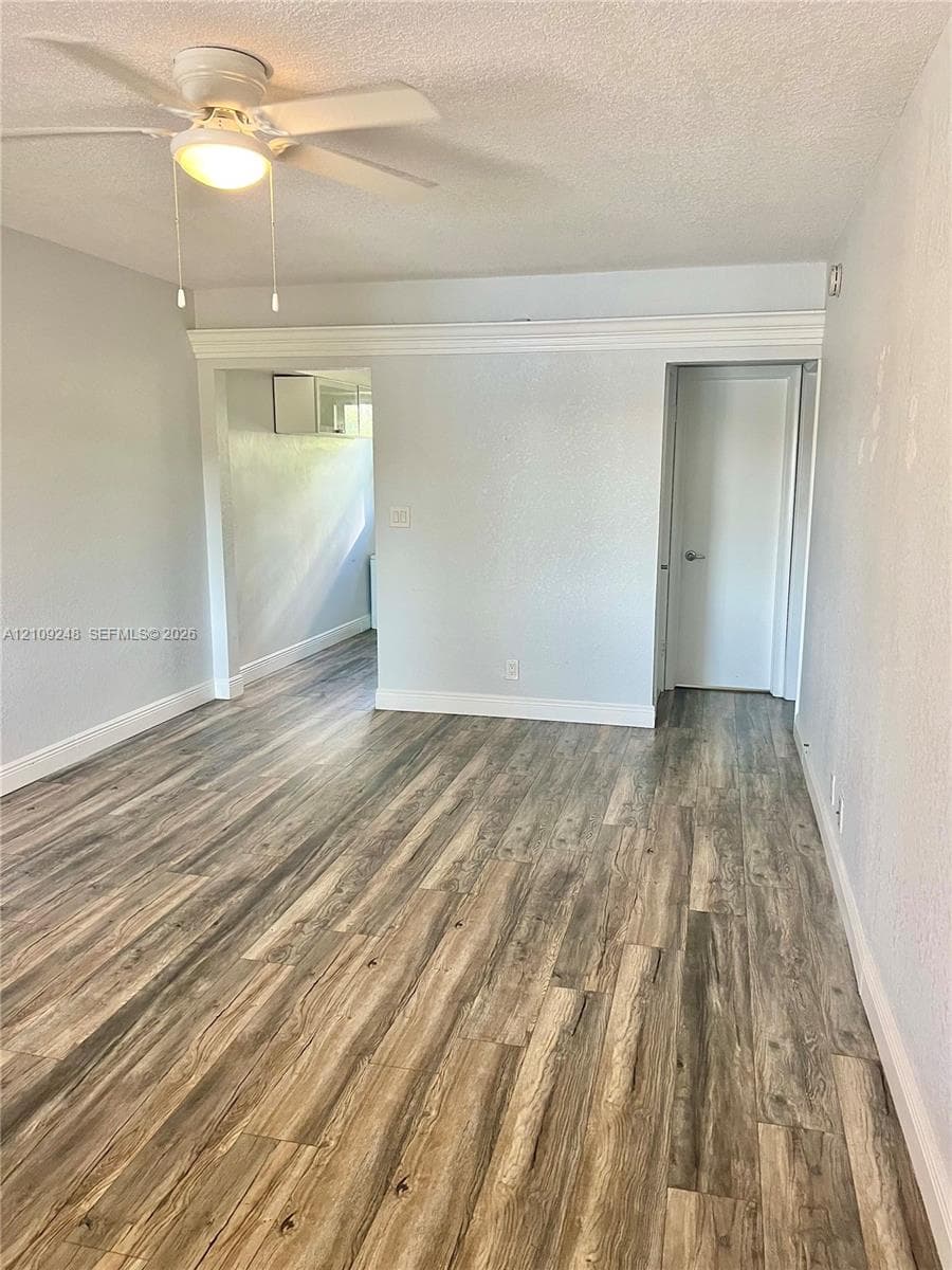 2815 NE 33rd Ave 205 photo 14