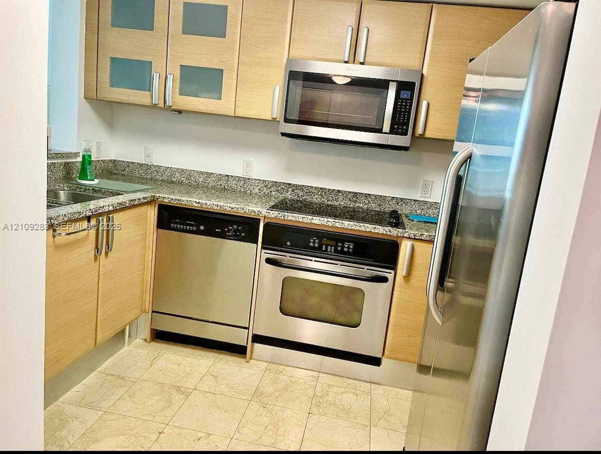 2101 Brickell Ave 2110 photo 3