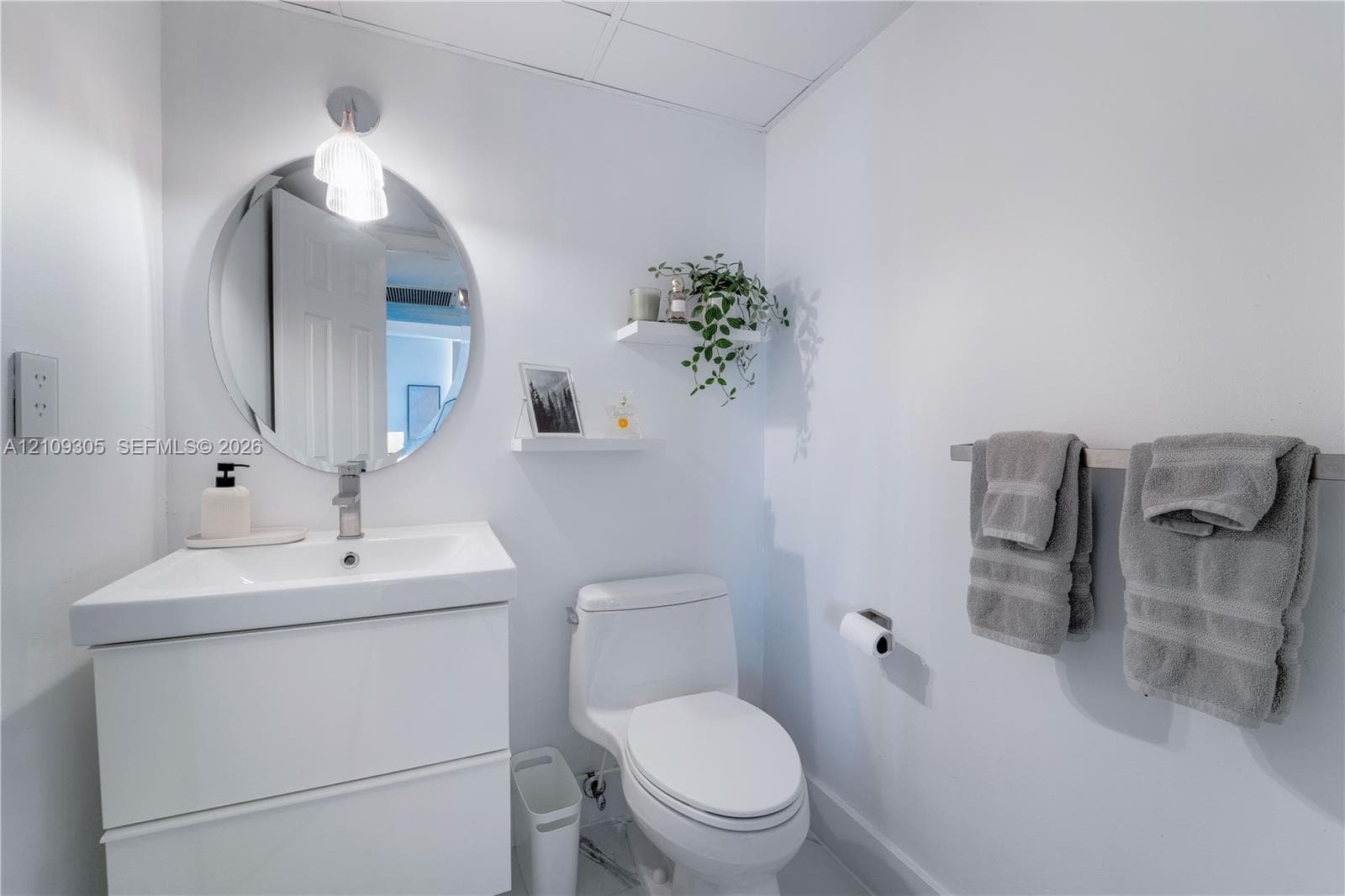 90 Edgewater Dr 1119 photo 22