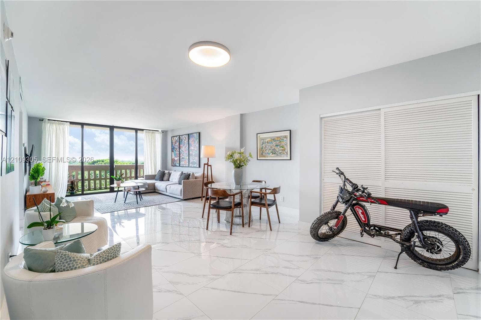 90 Edgewater Dr 1119 photo 3