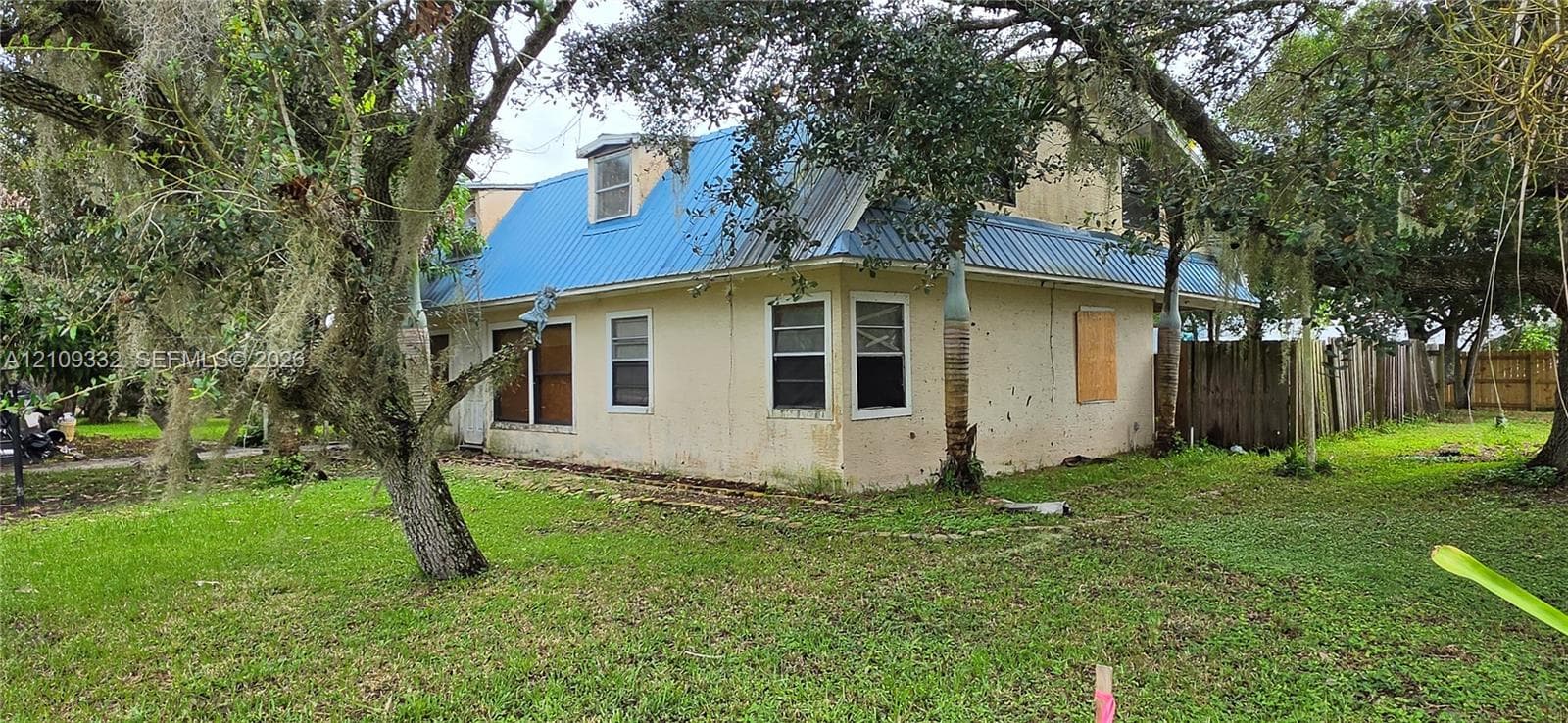 400 Peninsula Dr photo 1