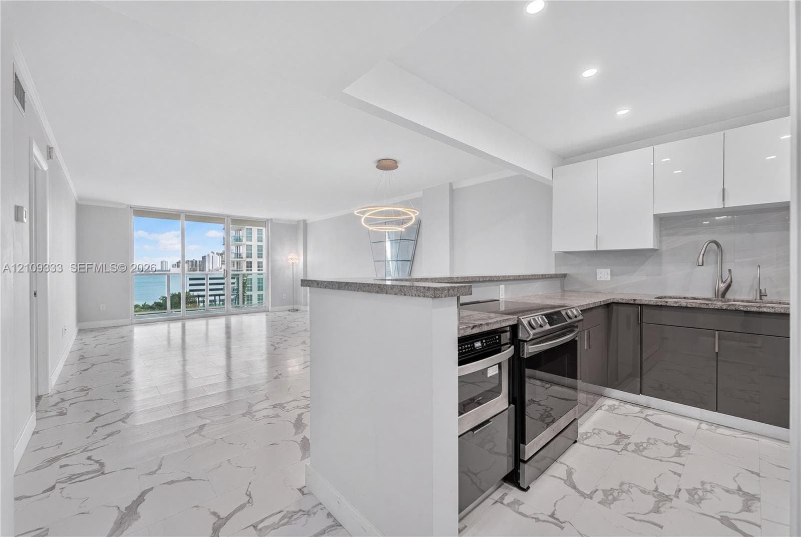 3800 S Ocean Dr 802 photo 3