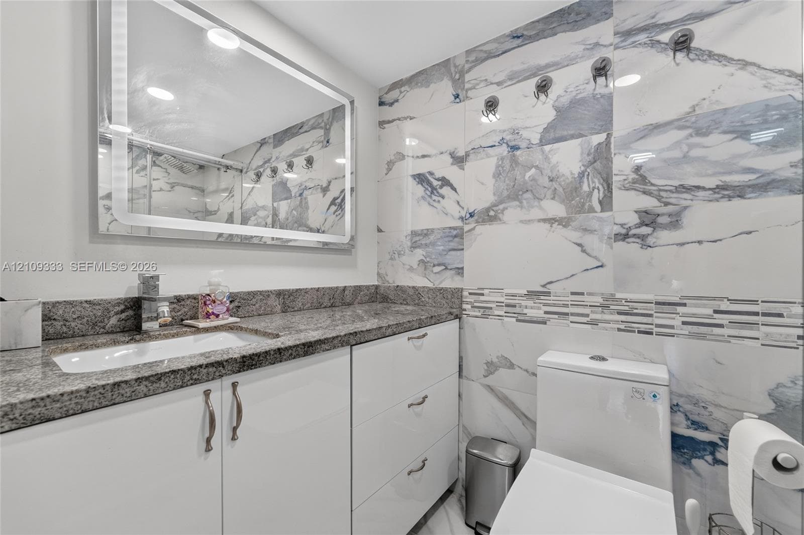 3800 S Ocean Dr 802 photo 19