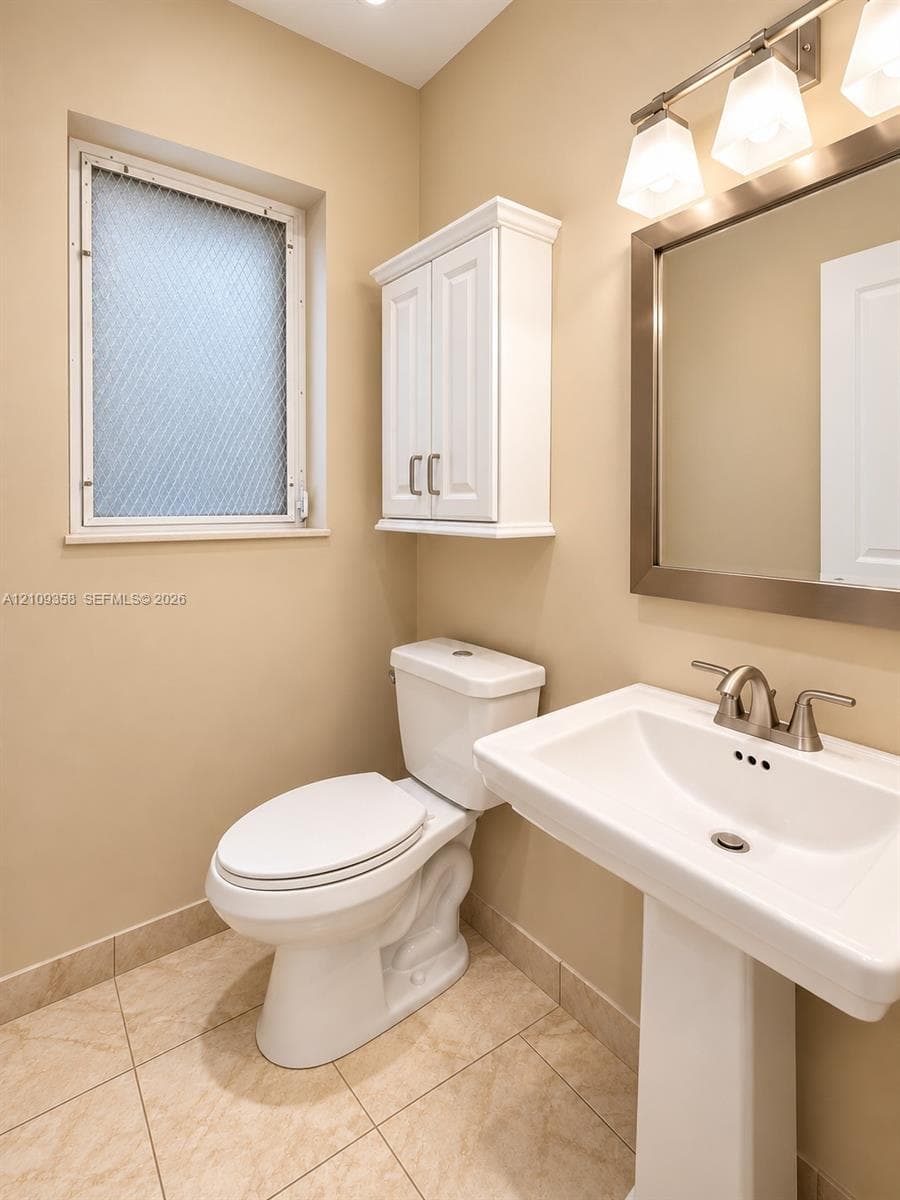 2200 Diana Dr 218 photo 5