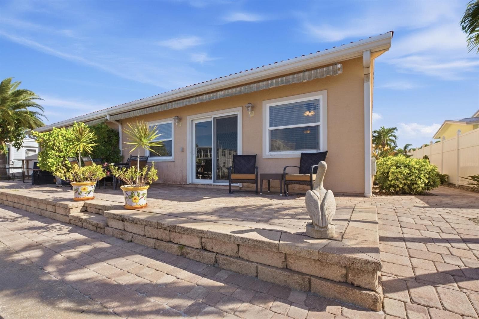 60 AQUA RA Drive photo 16