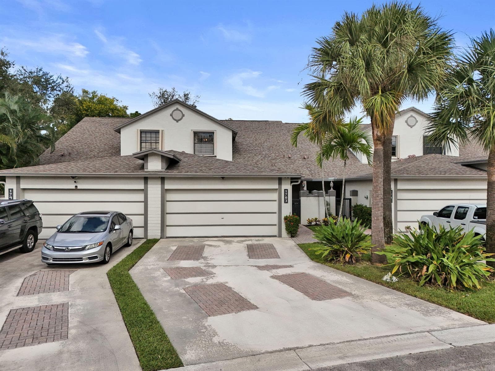 1703 LANDINGS Boulevard photo 2