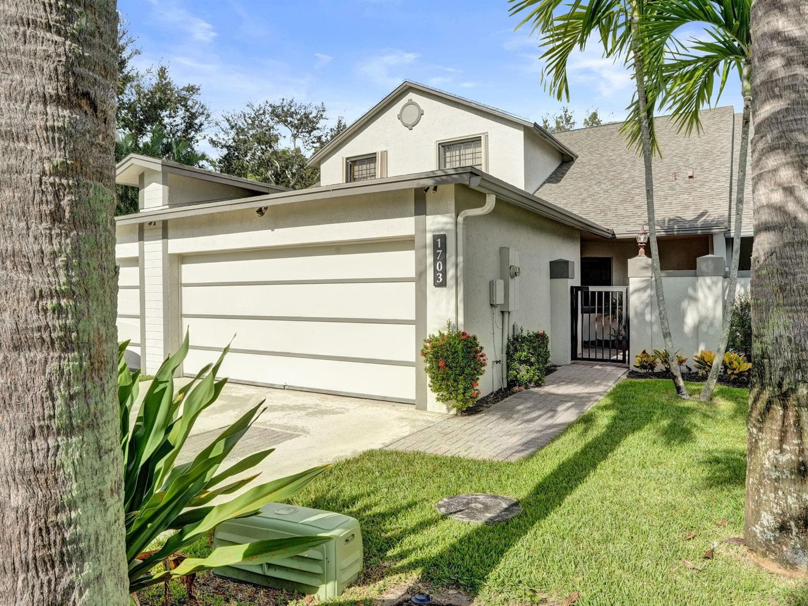1703 LANDINGS Boulevard photo 17