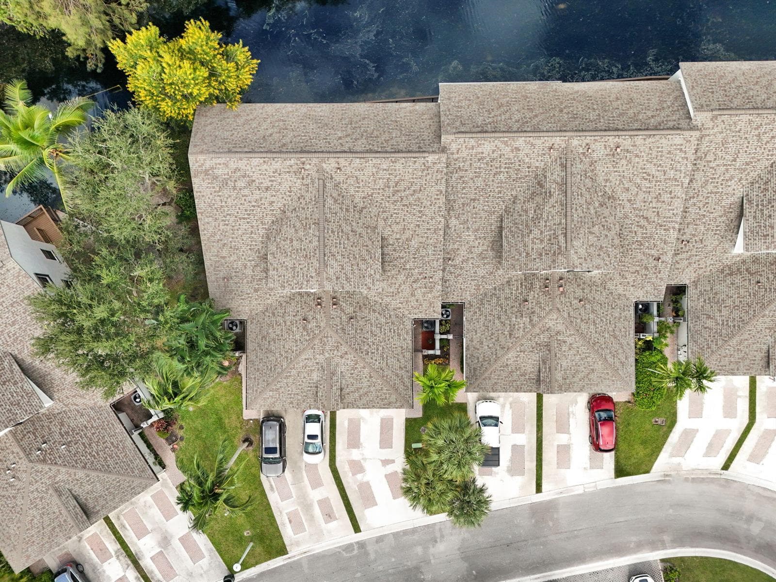 1703 LANDINGS Boulevard photo 3