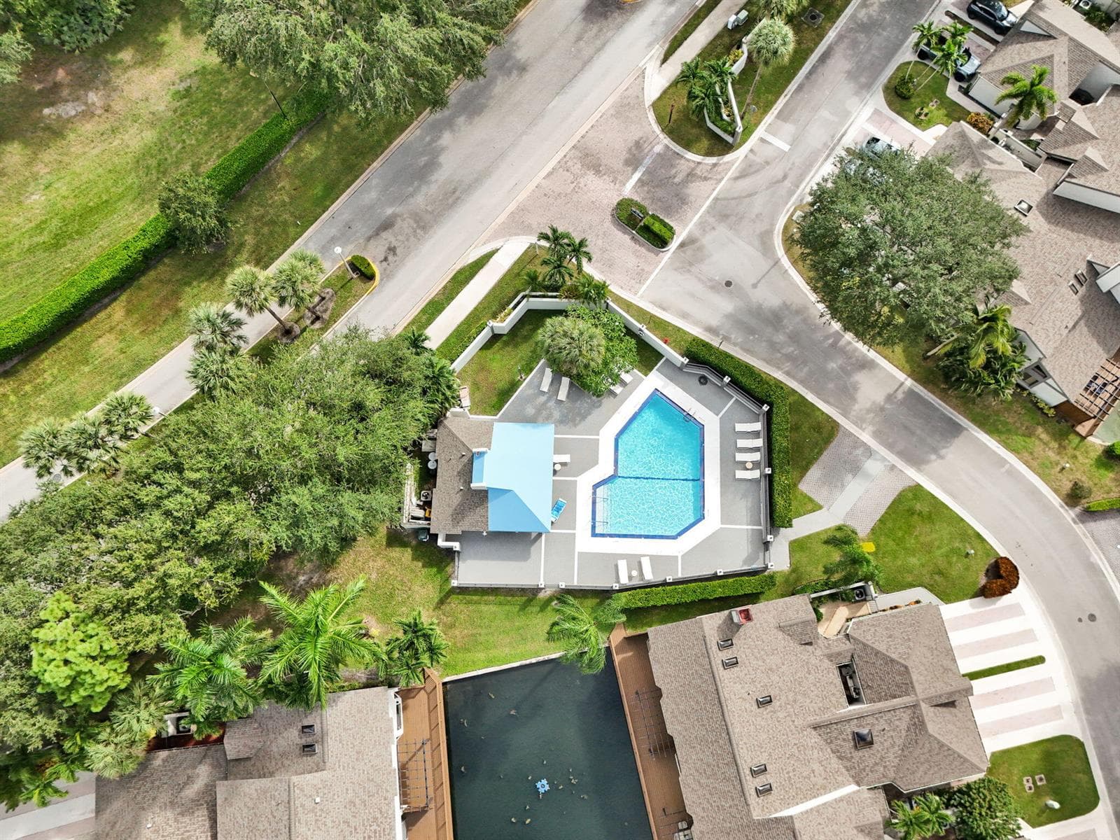 1703 LANDINGS Boulevard photo 9