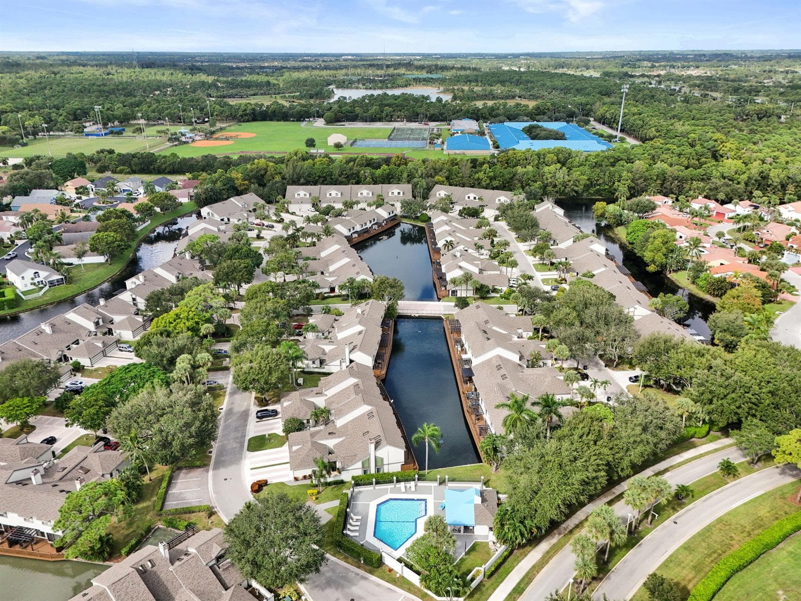1703 LANDINGS Boulevard photo 11