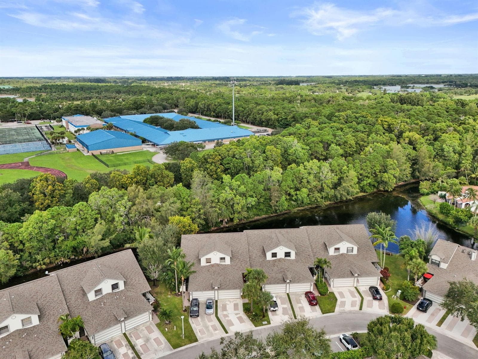 1703 LANDINGS Boulevard photo 4