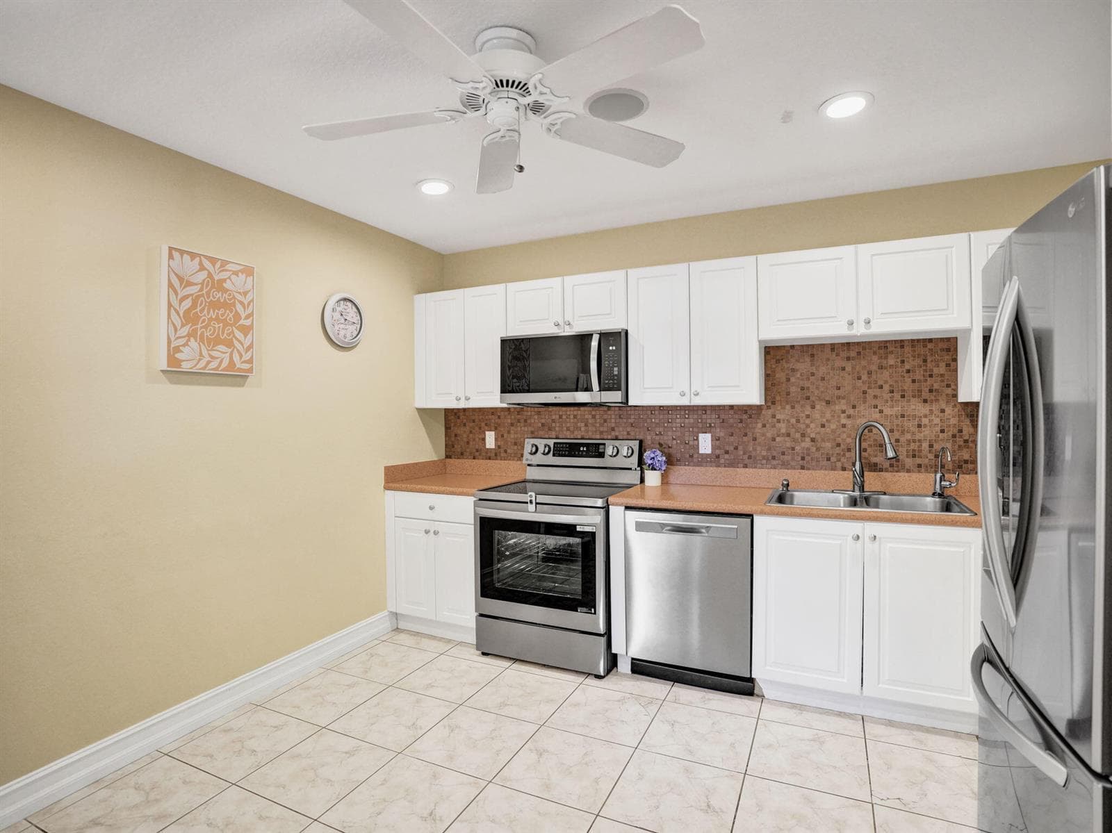 1703 LANDINGS Boulevard photo 21