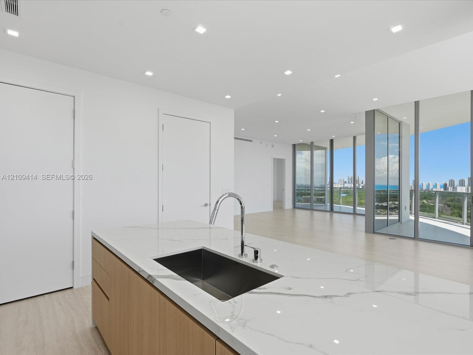 2411 Laguna circle 3101 photo 12