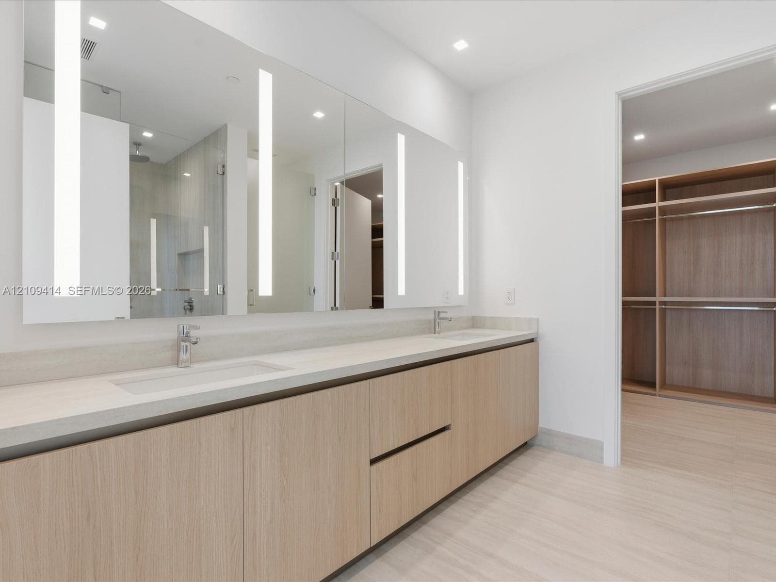 2411 Laguna circle 3101 photo 22