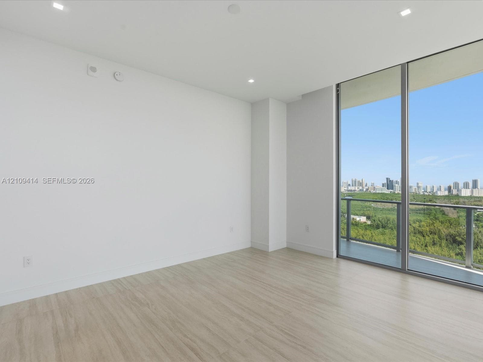 2411 Laguna circle 3101 photo 19
