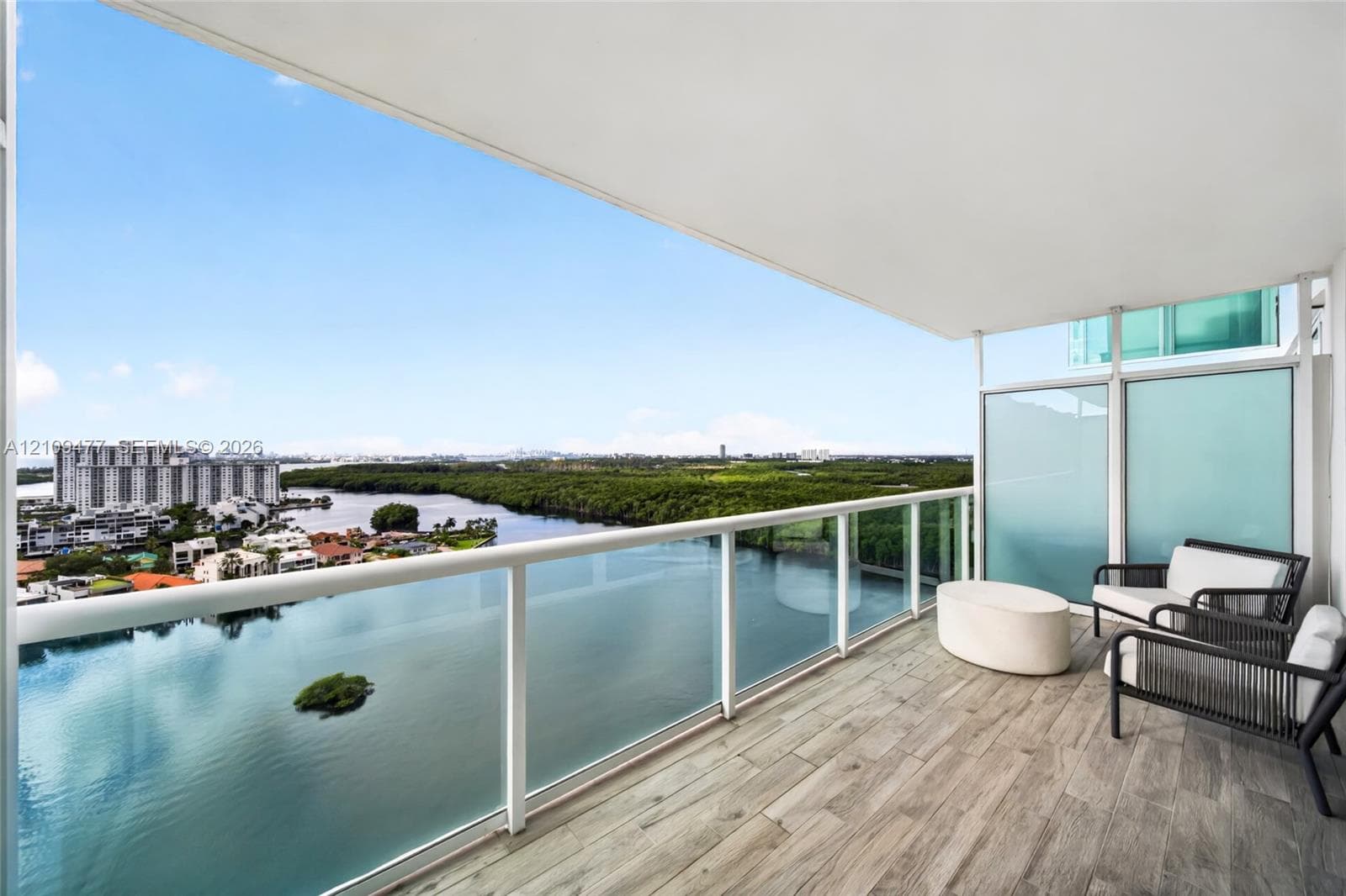 400 Sunny Isles Blvd 1904 photo 23