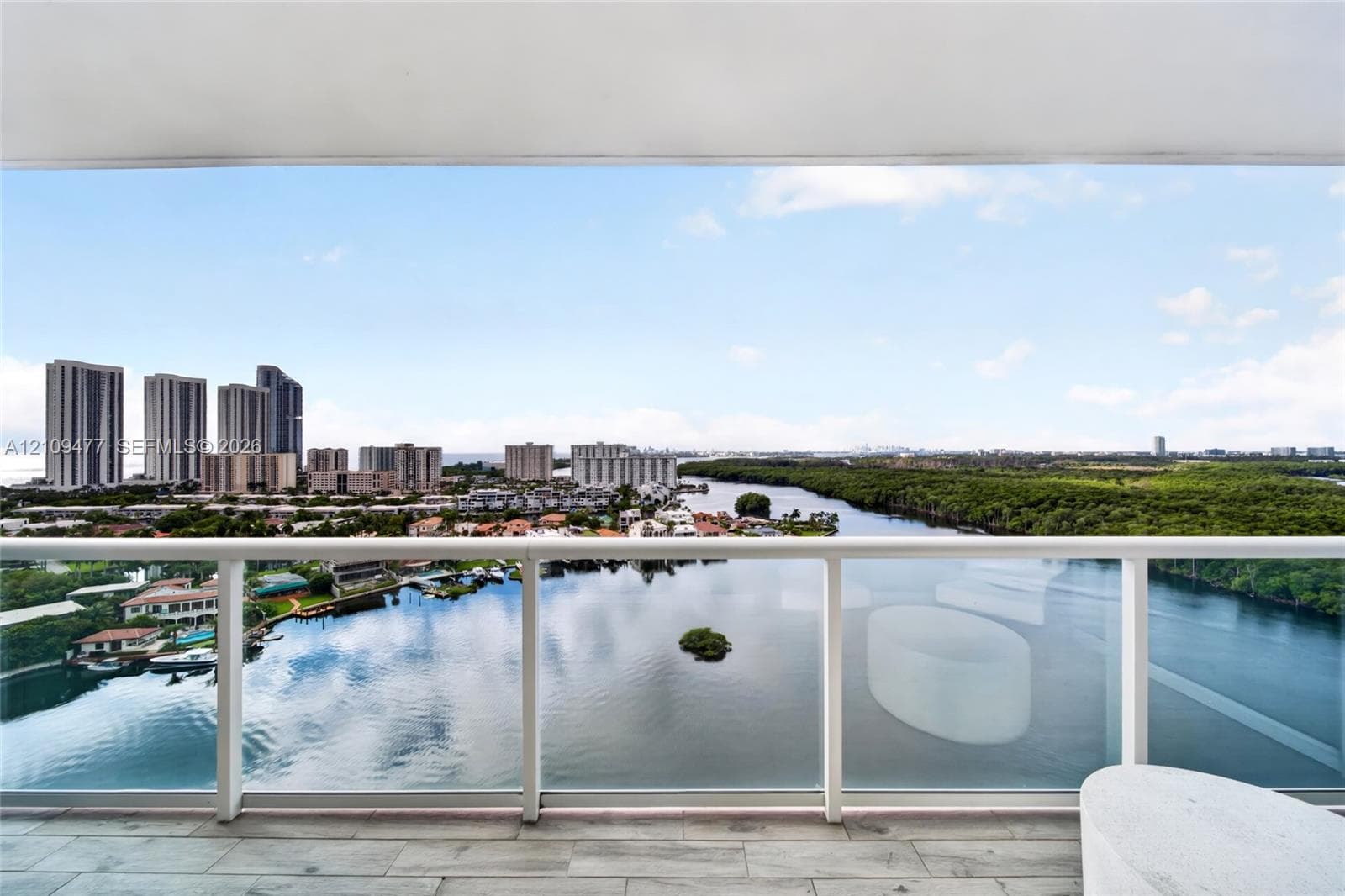 400 Sunny Isles Blvd 1904 photo 22