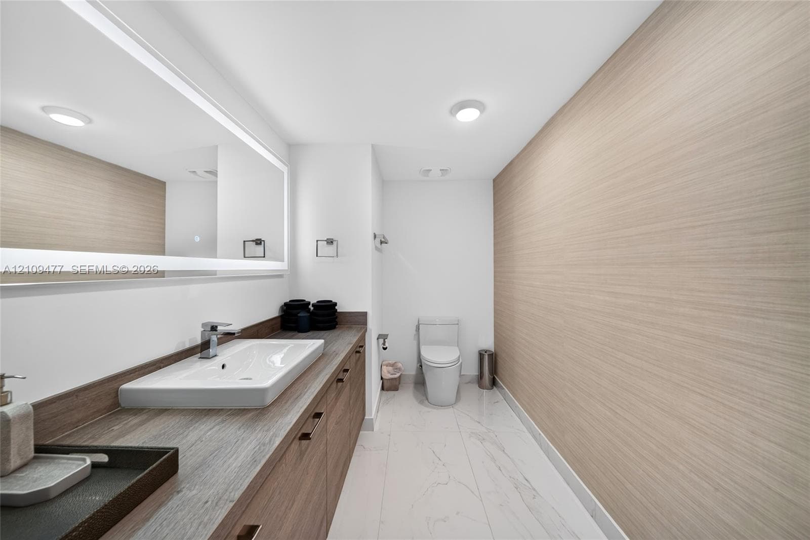 400 Sunny Isles Blvd 1904 photo 7