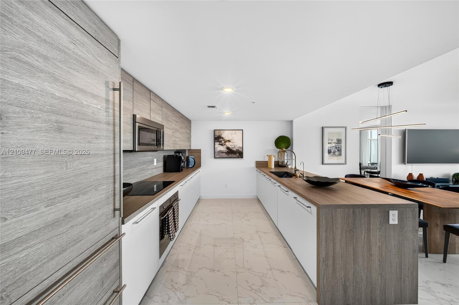 400 Sunny Isles Blvd 1904 photo 9
