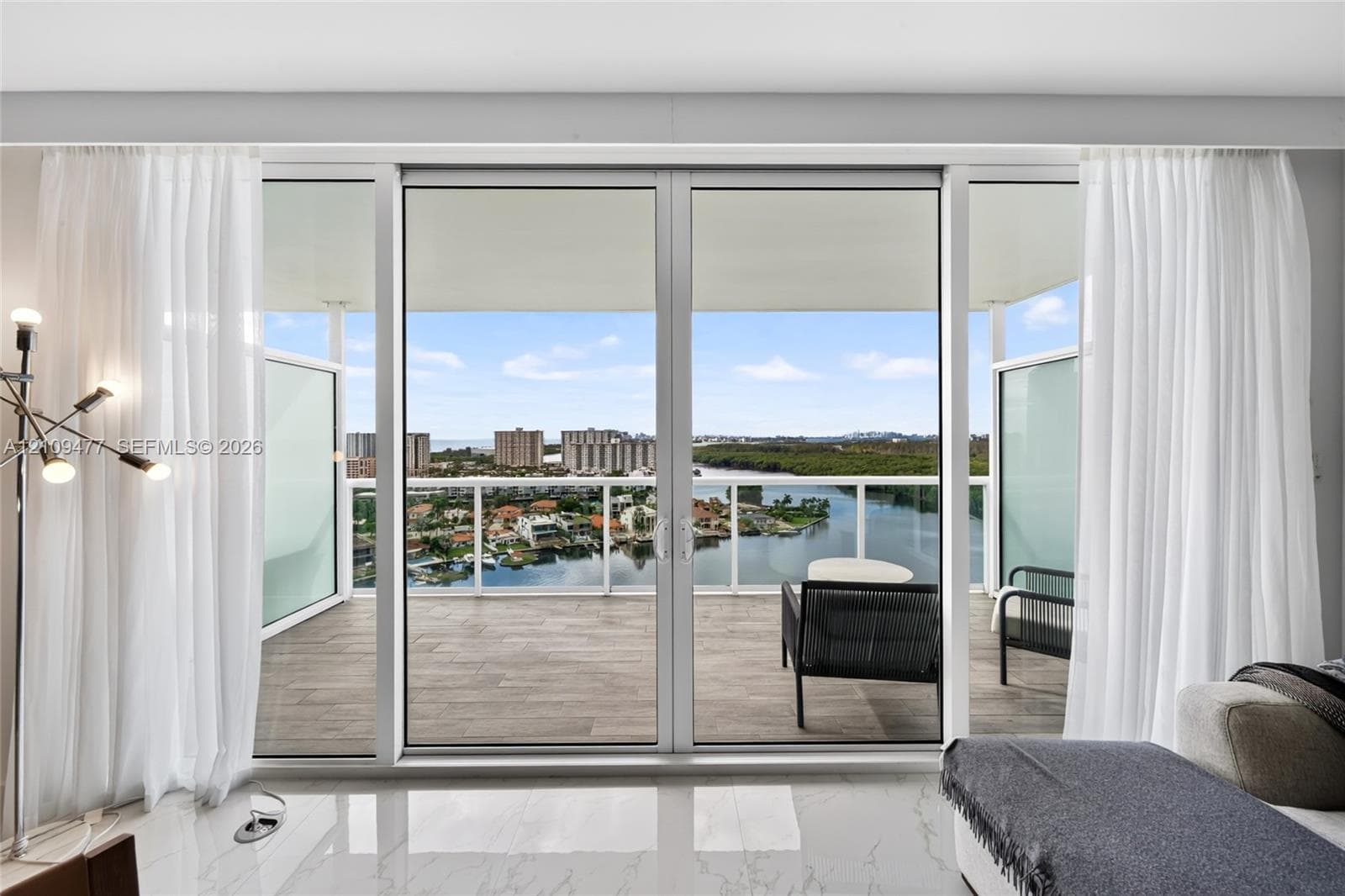 400 Sunny Isles Blvd 1904 photo 21