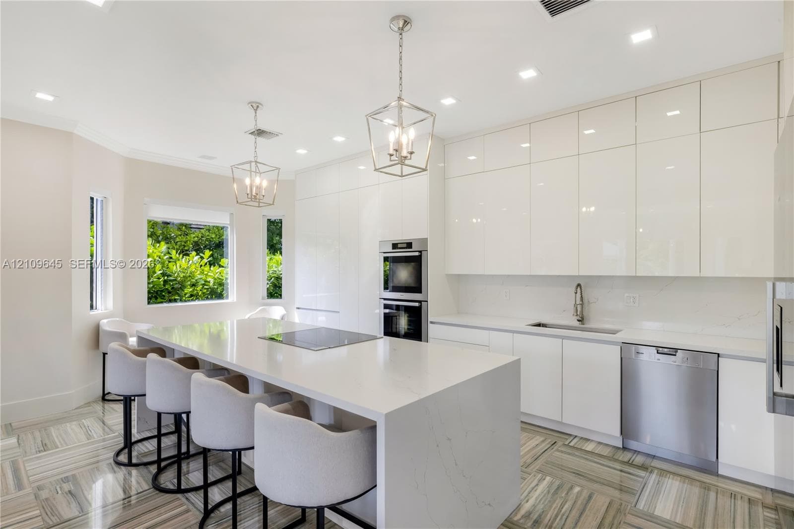 332 Costanera Rd photo 17