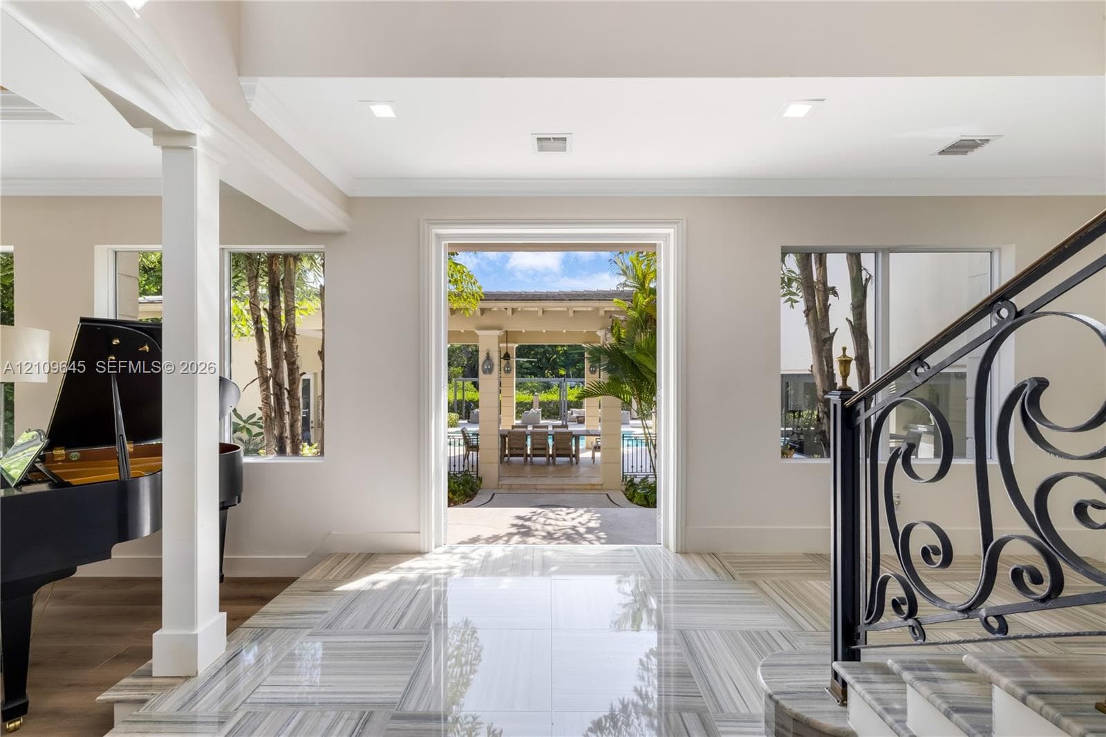 332 Costanera Rd photo 7